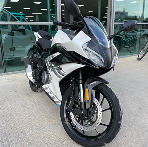 CFMoto 250 SR